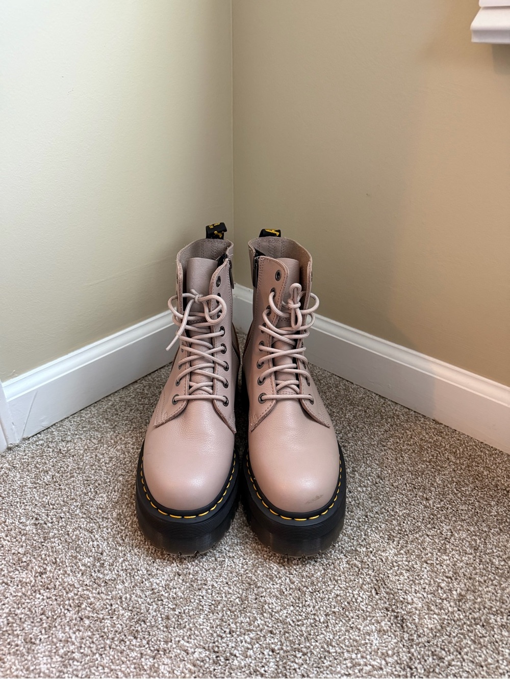 Dr. Martens Jadon III Vintage Leather Boots